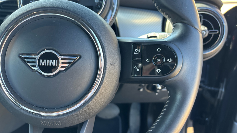 MINI Hatchback 1.5 Cooper Exclusive Premium 3dr Auto Petrol Hatchback